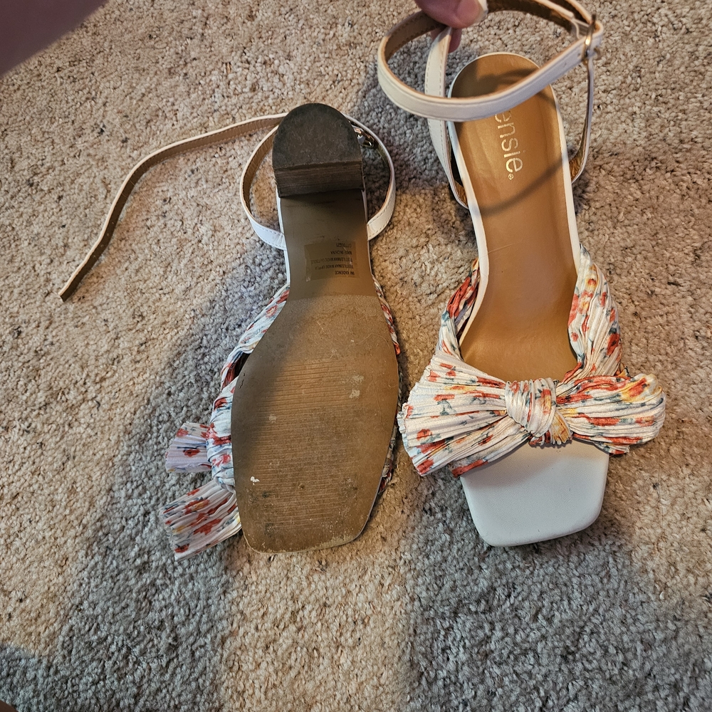 Kensie White and Red Heels with Elegant Design